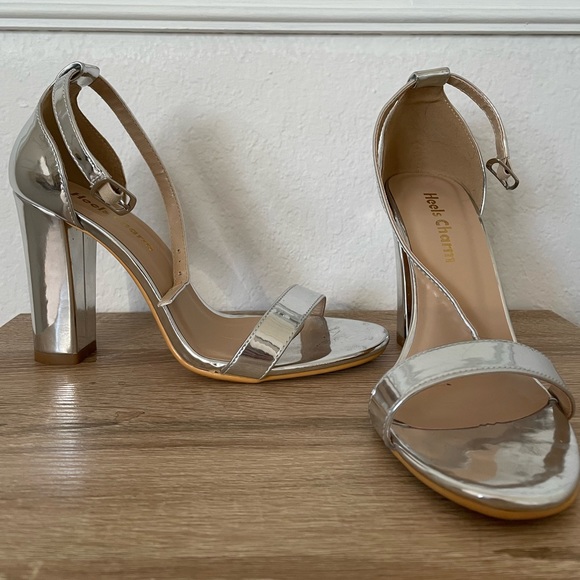 Silver 4 inch Block Heels Size 7.5 - Picture 3 of 7